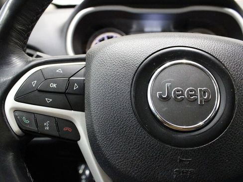 Used 2016 Jeep Cherokee Trailhawk image 22