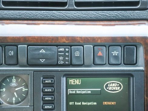 Used 2002 Land Rover Range Rover HSE image 19