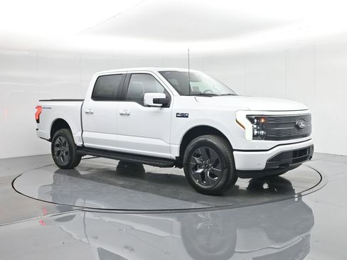 New 2025 Ford F150 Lightning Lariat image 27