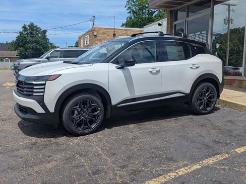 New 2026 Nissan Kicks SR w/ Cold Weather Package AWD/4WD image 4