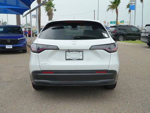 Used 2023 Honda HR-V LX image 6