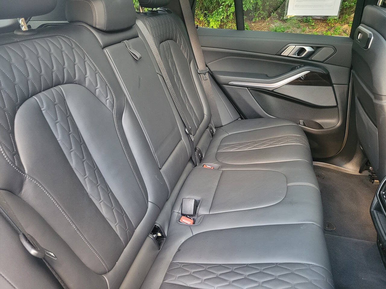 Used 2025 BMW X5 xDrive50e AWD/4WD image 11