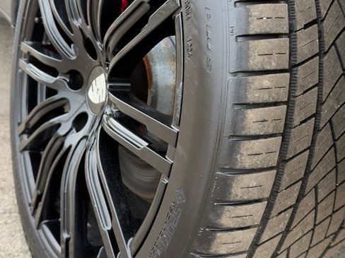 Used 2015 Porsche Cayenne Turbo image 10