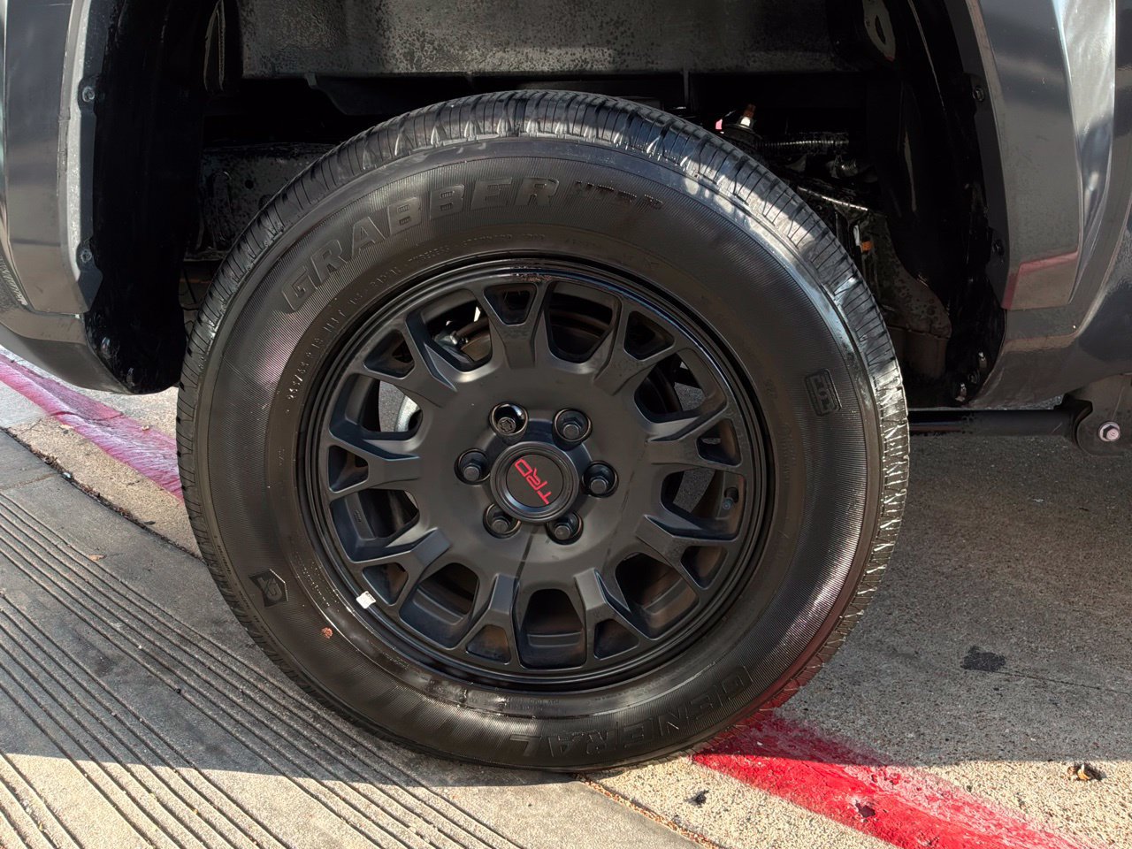 Used 2024 Toyota Tacoma TRD Sport w/ TRD Sport Premium Package RWD image 9