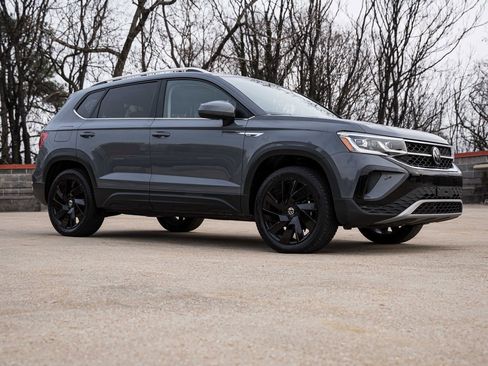 Used 2024 Volkswagen Taos SEL image 7