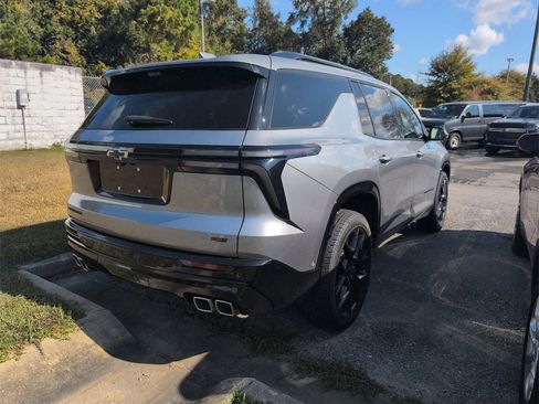 Certified 2026 Chevrolet Traverse RS image 3