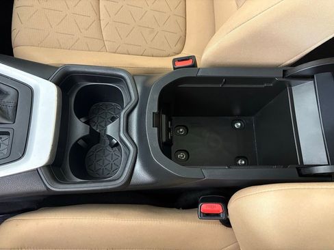 Used 2021 Toyota RAV4 XLE image 33