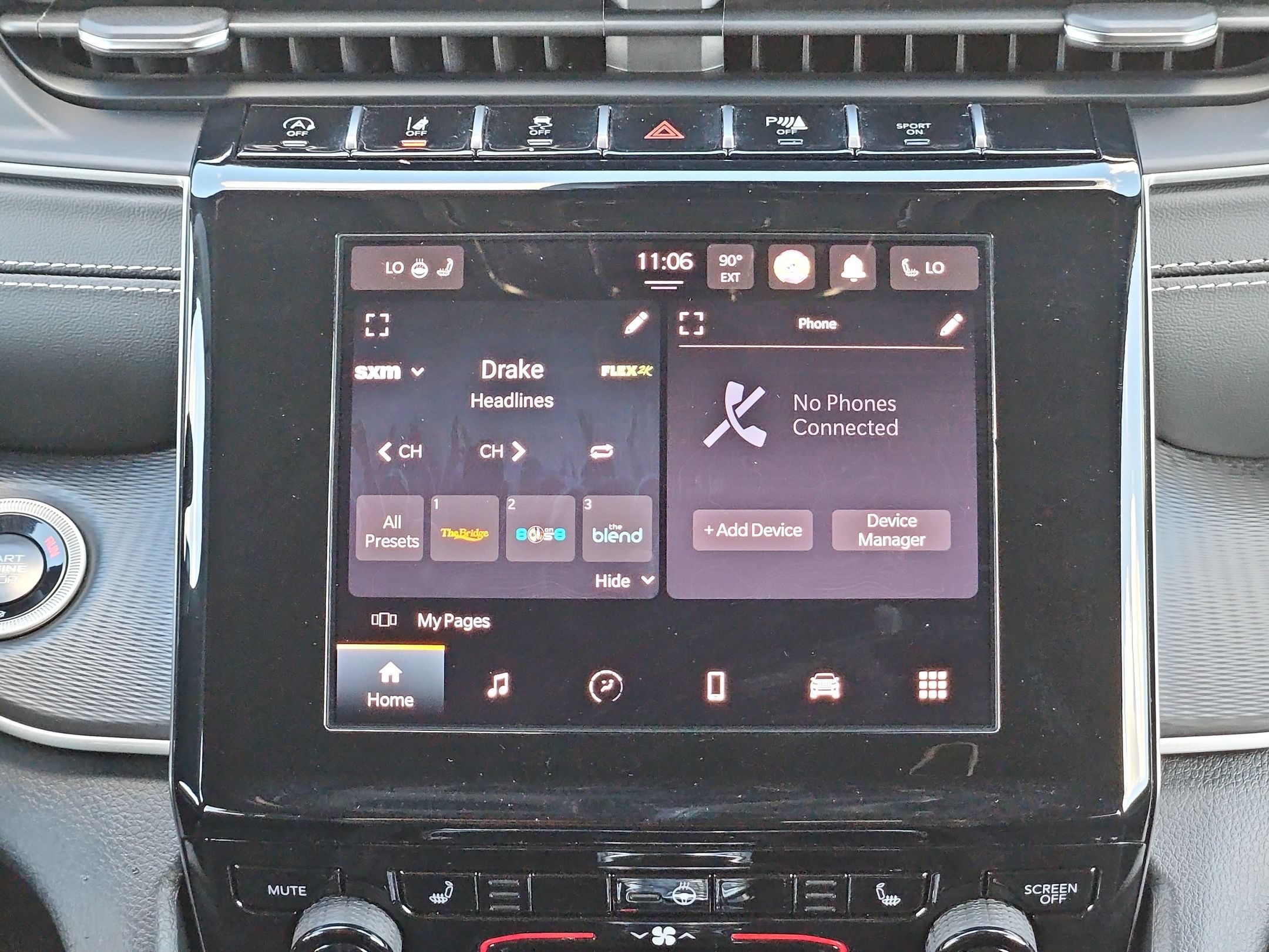 Used 2025 Jeep Grand Cherokee Altitude RWD image 17