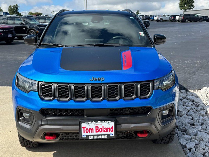 Used 2025 Jeep Compass Trailhawk AWD/4WD image 9