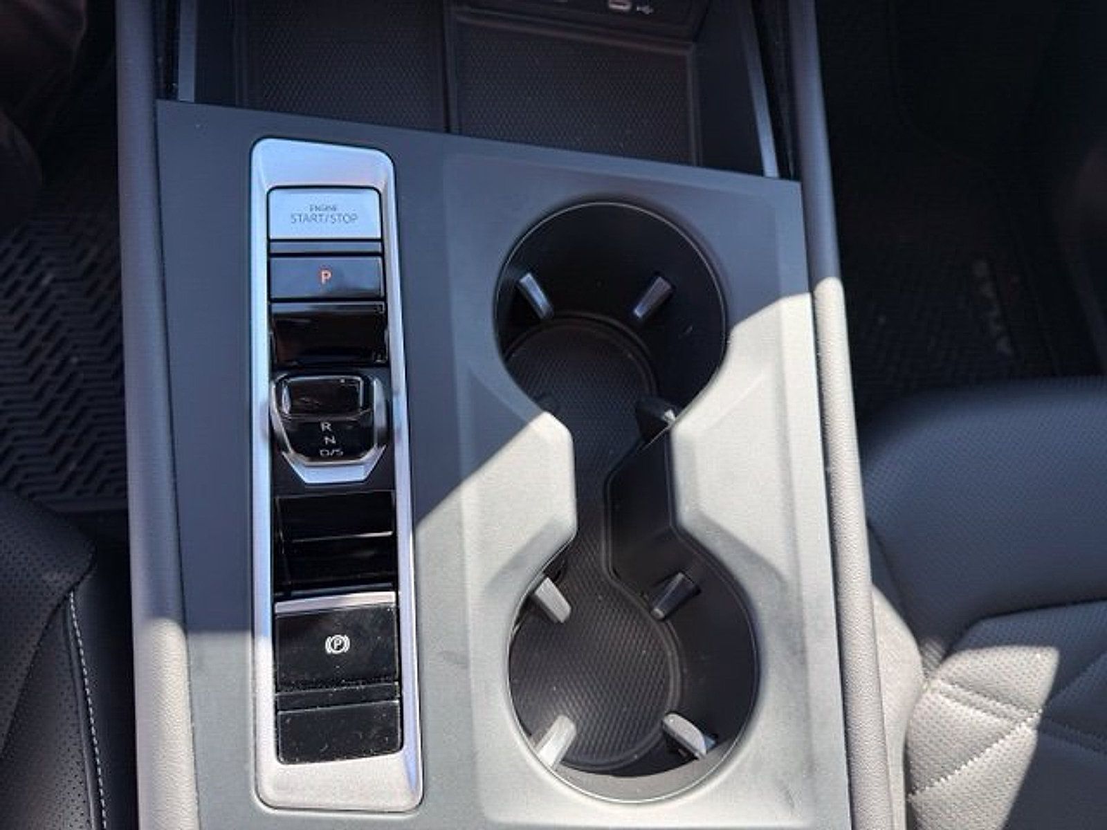 Used 2024 Volkswagen Atlas SE AWD/4WD image 20