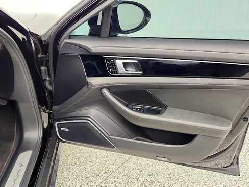Used 2018 Porsche Panamera 4 AWD/4WD image 27