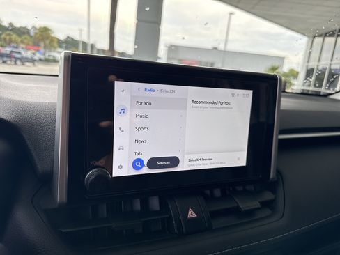 Used 2025 Toyota RAV4 XLE FWD image 22