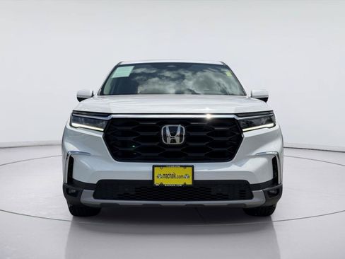 Used 2025 Honda Pilot EX-L image 8