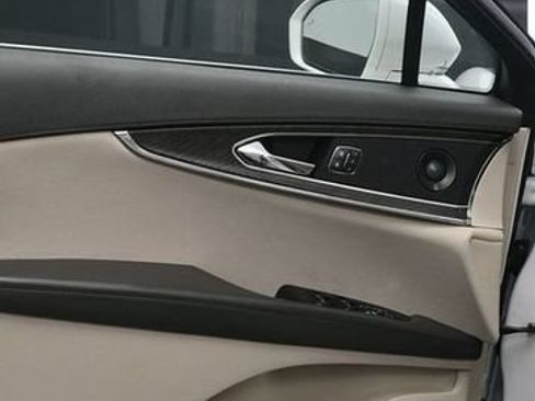 Used 2019 Lincoln Nautilus Reserve AWD/4WD image 16