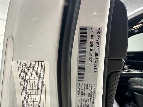 Used 2020 Jeep Grand Cherokee SRT image 31