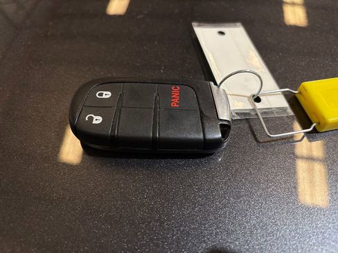 Used 2018 Dodge Journey Crossroad AWD/4WD image 28