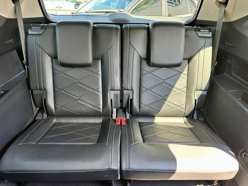Used 2024 Volkswagen Atlas SE w/ Panoramic Sunroof Package FWD image 21