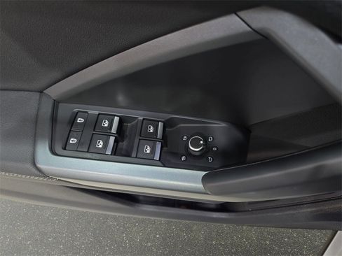 Certified 2025 Audi Q3 2.0T Premium w/ Convenience Package image 26