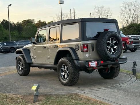 Used 2022 Jeep Wrangler Unlimited Rubicon w/ Cold Weather Group image 5