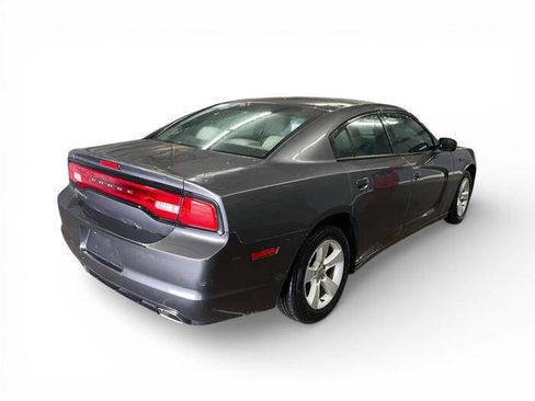 Used 2014 Dodge Charger SE image 5