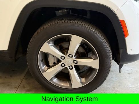 Used 2024 Jeep Grand Cherokee Limited w/ Luxury Tech Group II AWD/4WD image 2