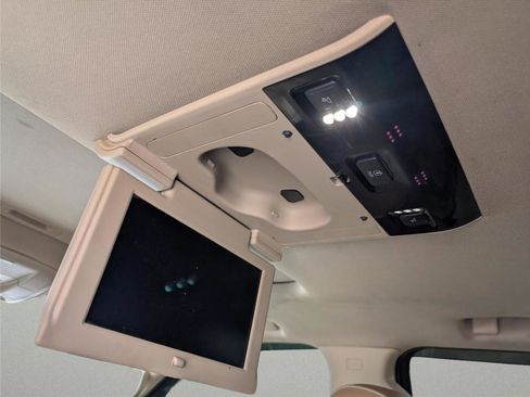 Used 2018 GMC Sierra 3500 Denali w/ Duramax Plus Package image 27