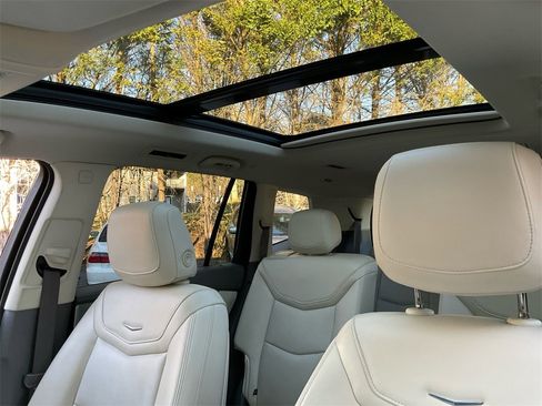 Used 2020 Cadillac XT6 Premium Luxury image 23