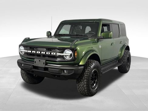 Used 2025 Ford Bronco Outer Banks AWD/4WD image 9