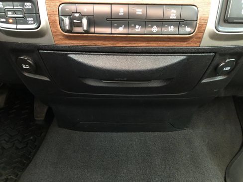 Used 2016 RAM 1500 Laramie AWD/4WD image 23