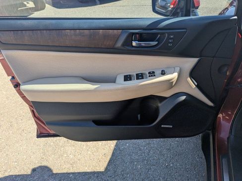 Used 2016 Subaru Outback 2.5i Limited AWD/4WD image 10