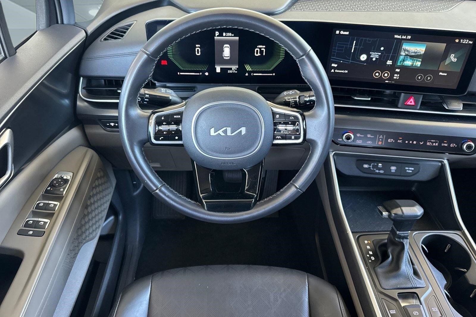Used 2026 Kia Carnival FWD image 31