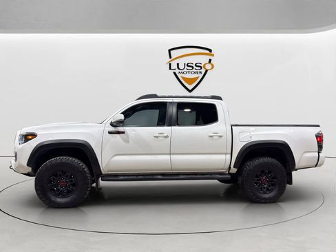 Used 2018 Toyota Tacoma TRD Pro image 2