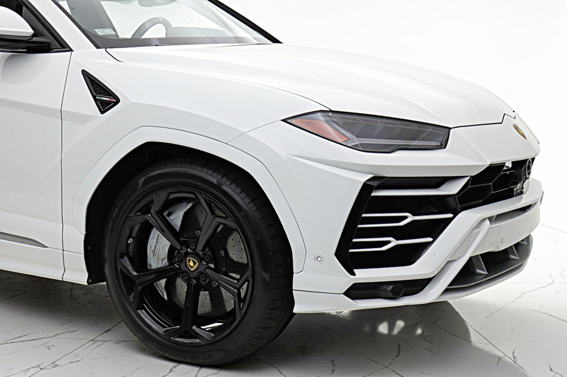 Used 2020 Lamborghini Urus AWD/4WD image 18