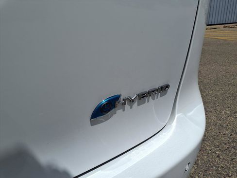 Used 2023 Chrysler Pacifica Touring-L FWD image 8