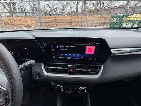 Used 2025 Chevrolet TrailBlazer LT image 17