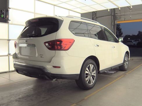 Used 2020 Nissan Pathfinder SL image 9