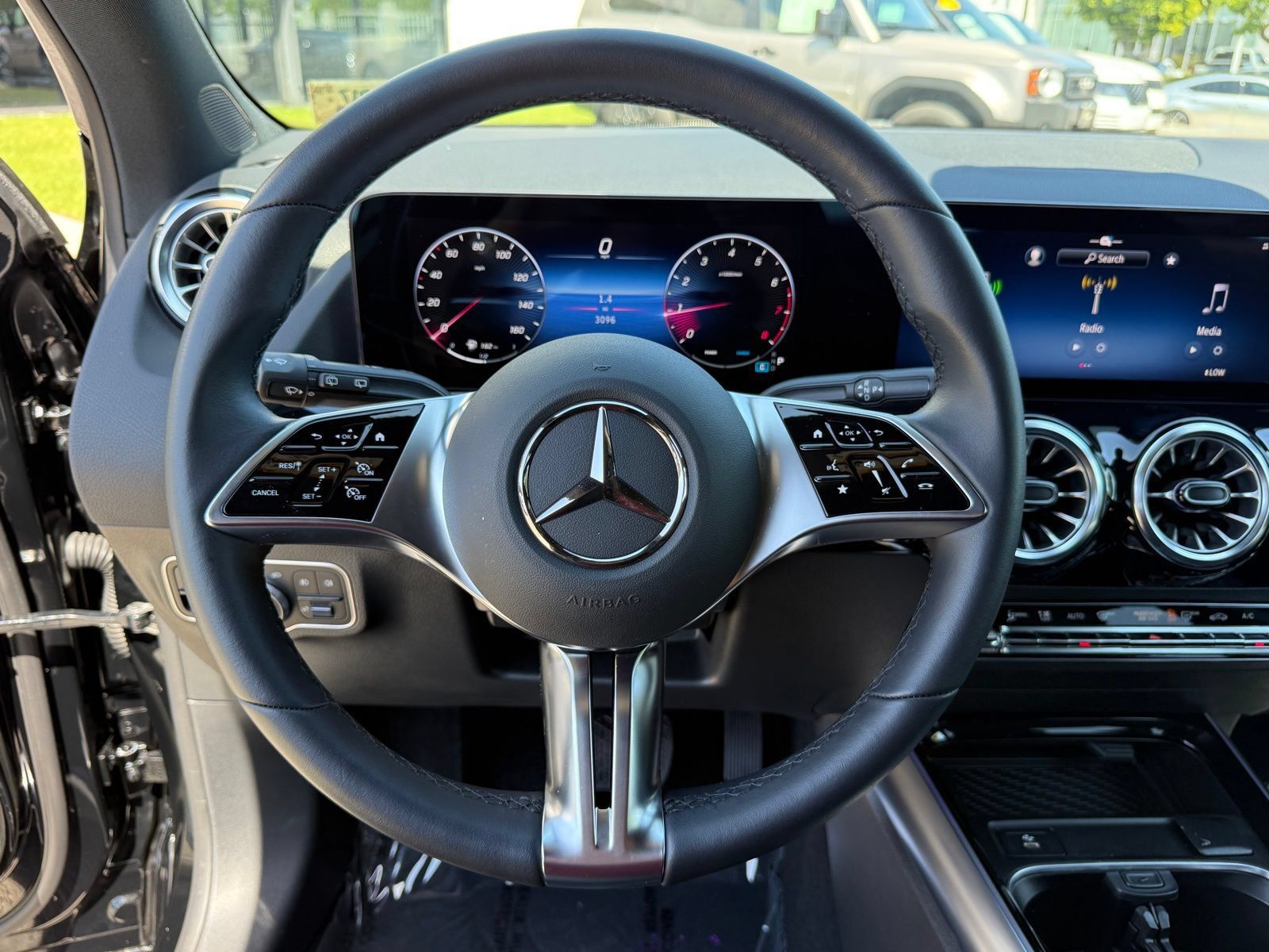Used 2025 Mercedes-Benz GLA 250 image 31