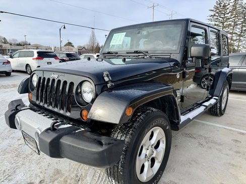 Used 2013 Jeep Wrangler Unlimited Sahara w/ Dual Top Group image 4