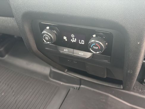 Used 2026 Chevrolet Traverse LT w/ Midnight/Sport Edition FWD image 10