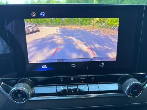 Used 2024 Chevrolet Colorado Trail Boss w/ Advanced Trailering Package AWD/4WD image 16