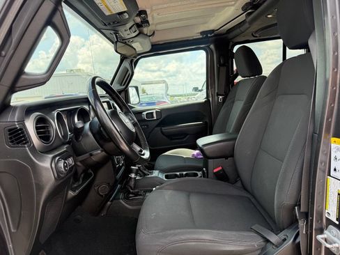 Used 2022 Jeep Gladiator Sport AWD/4WD image 5