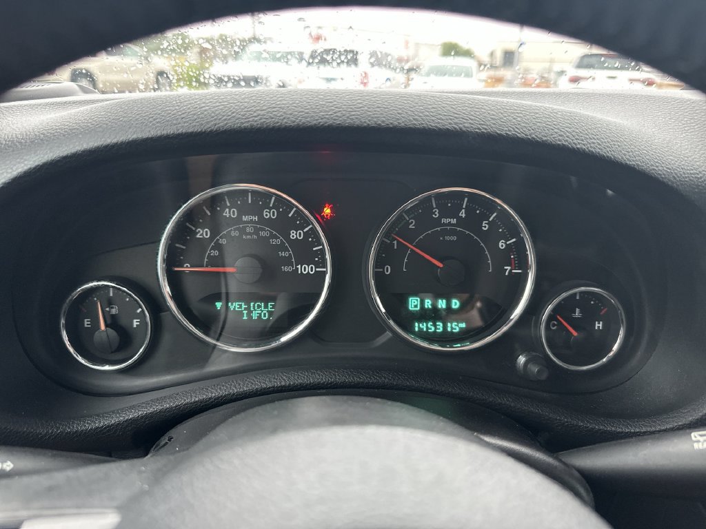 Used 2015 Jeep Wrangler Unlimited Sahara AWD/4WD image 11