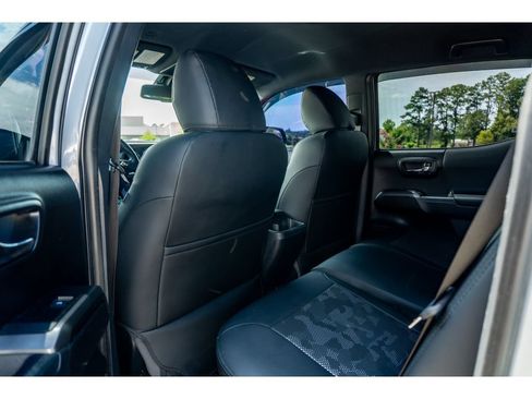 Used 2019 Toyota Tacoma TRD Off-Road AWD/4WD image 12