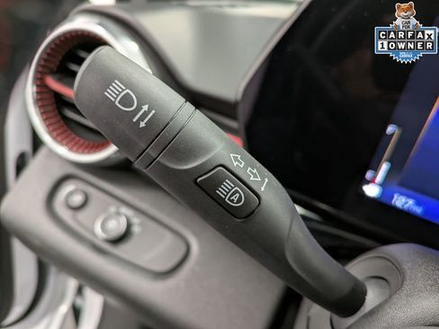 Used 2025 Chevrolet Trax RS w/ Sunroof Package image 18