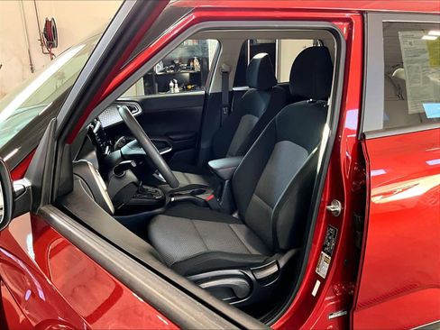 Used 2023 Kia Soul LX image 10