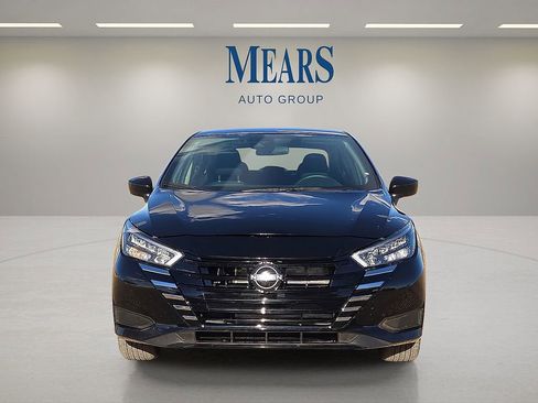 Used 2025 Nissan Versa SV image 8