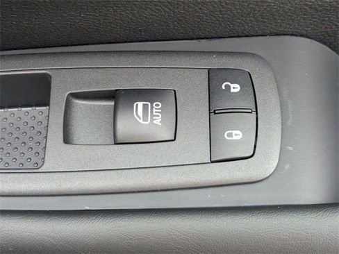 New 2026 Chrysler Pacifica Select image 35