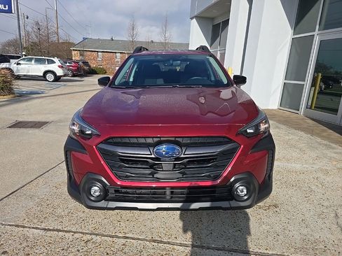 Used 2025 Subaru Outback Premium image 4