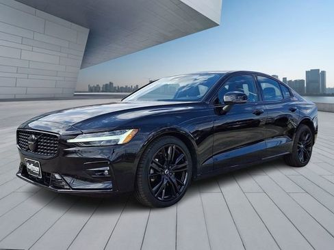 Used 2023 Volvo S60 B5 Plus w/ Climate Package image 3