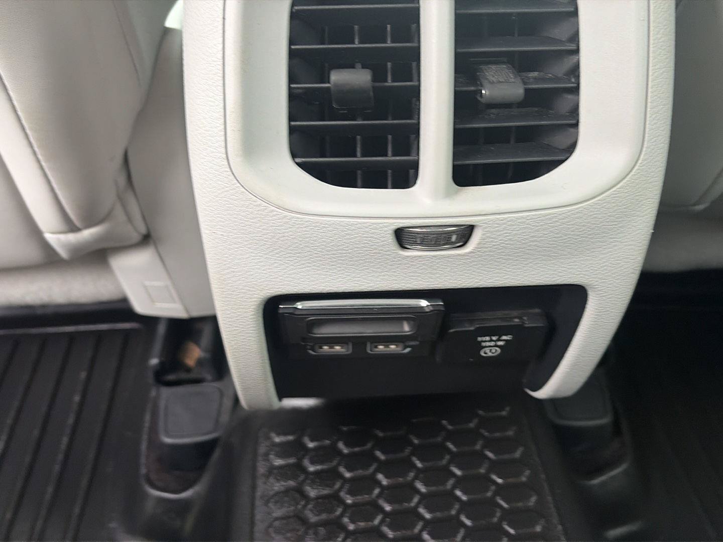 Used 2019 Jeep Cherokee Limited AWD/4WD image 37